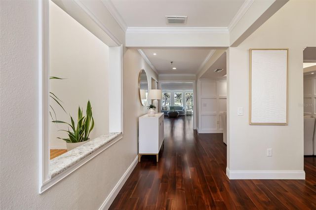 2195 HARBOURSIDE DRIVE 404, Longboat Key, FL 34228