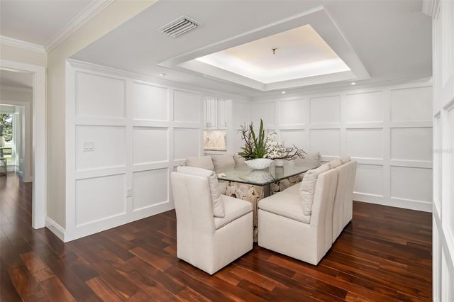 2195 HARBOURSIDE DRIVE 404, Longboat Key, FL 34228