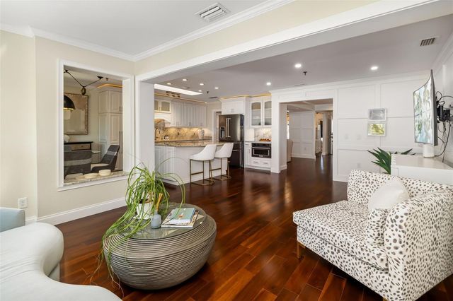 2195 HARBOURSIDE DRIVE 404, Longboat Key, FL 34228