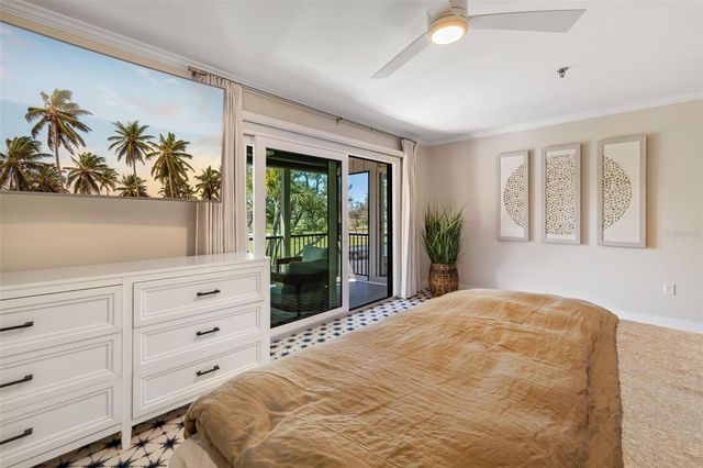 2195 HARBOURSIDE DRIVE 404, Longboat Key, FL 34228