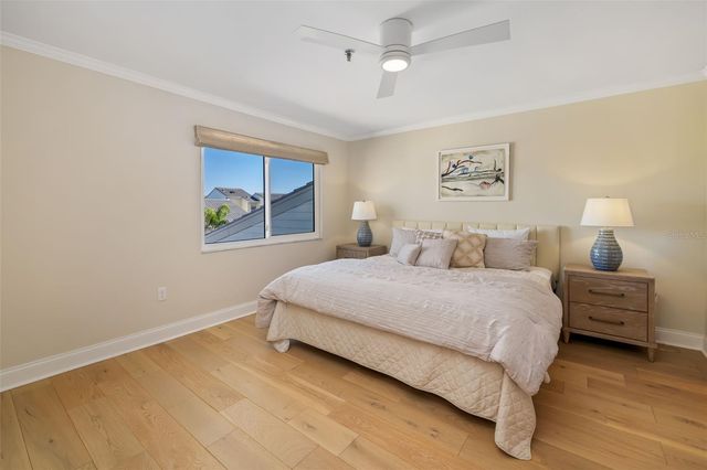 2195 HARBOURSIDE DRIVE 404, Longboat Key, FL 34228