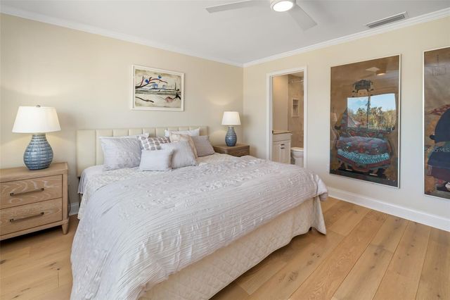 2195 HARBOURSIDE DRIVE 404, Longboat Key, FL 34228