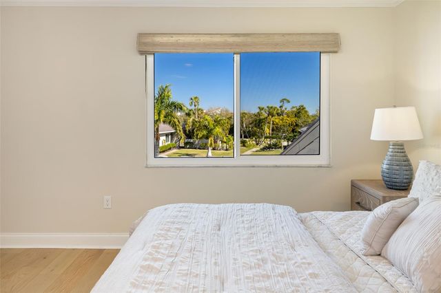 2195 HARBOURSIDE DRIVE 404, Longboat Key, FL 34228