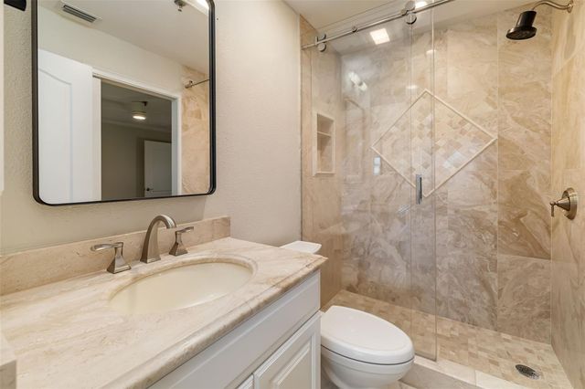 2195 HARBOURSIDE DRIVE 404, Longboat Key, FL 34228