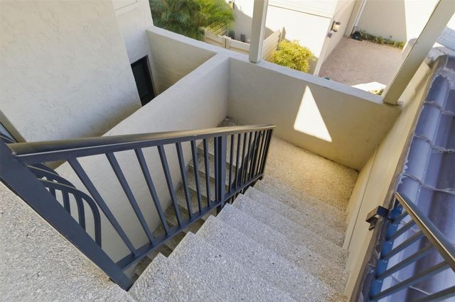 2195 HARBOURSIDE DRIVE 404, Longboat Key, FL 34228