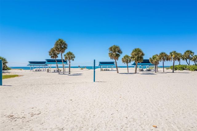 2195 HARBOURSIDE DRIVE 404, Longboat Key, FL 34228