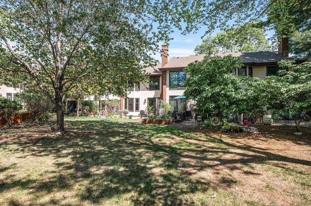 1940 Dupont Avenue S, Minneapolis, MN 55403