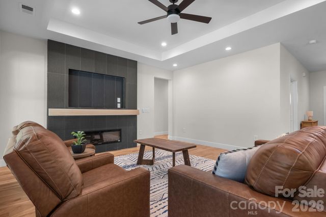 718 W 1st Street, Newton, NC 28658