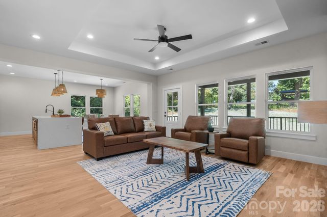 718 W 1st Street, Newton, NC 28658