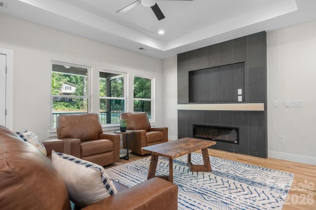 718 W 1st Street, Newton, NC 28658