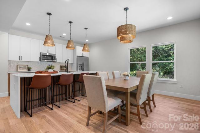 718 W 1st Street, Newton, NC 28658
