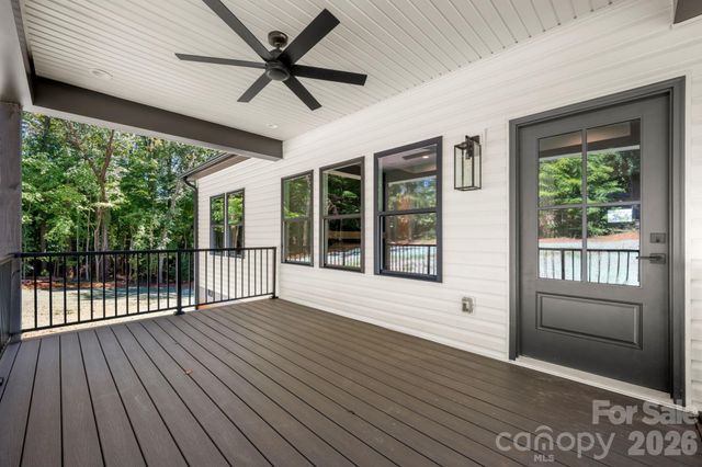 718 W 1st Street, Newton, NC 28658