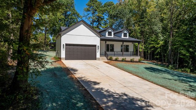 718 W 1st Street, Newton, NC 28658