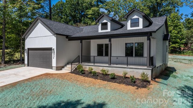 718 W 1st Street, Newton, NC 28658