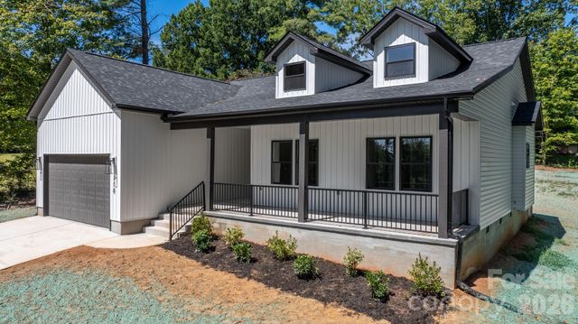 718 W 1st Street, Newton, NC 28658