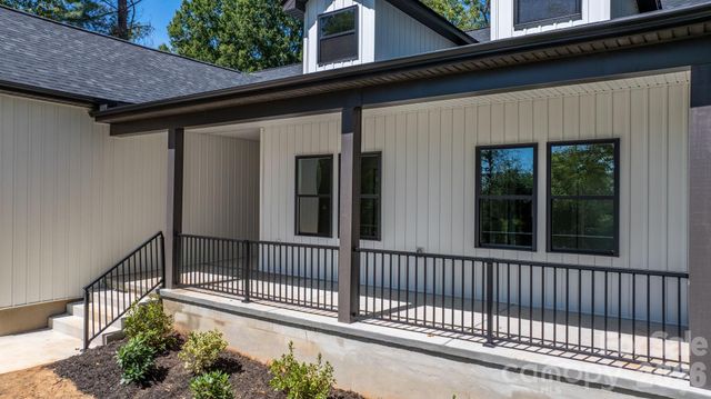 718 W 1st Street, Newton, NC 28658