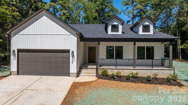 718 W 1st Street, Newton, NC 28658
