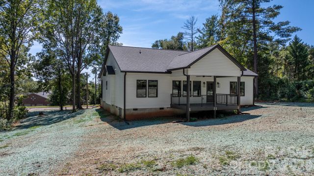 718 W 1st Street, Newton, NC 28658