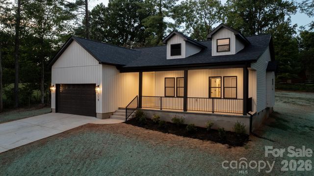 718 W 1st Street, Newton, NC 28658