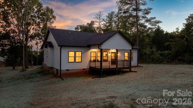 718 W 1st Street, Newton, NC 28658