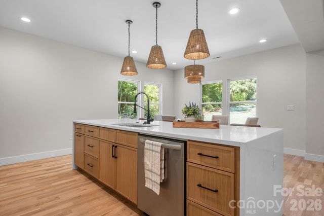 718 W 1st Street, Newton, NC 28658