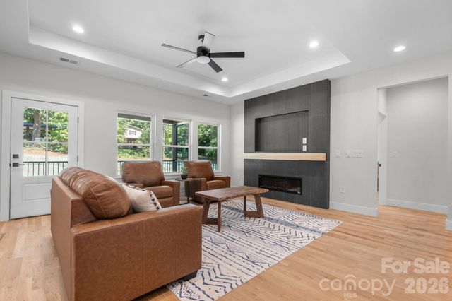 718 W 1st Street, Newton, NC 28658