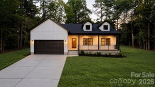718 W 1st Street, Newton, NC 28658