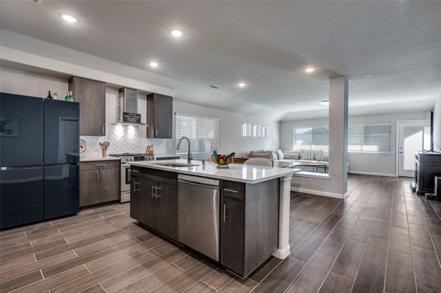 1220 Mill Place, Aubrey, TX 76227