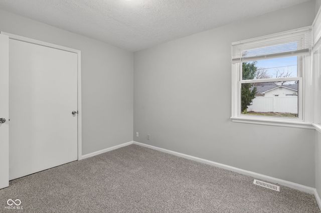 1260 Lincoln Drive, Noblesville, IN 46060