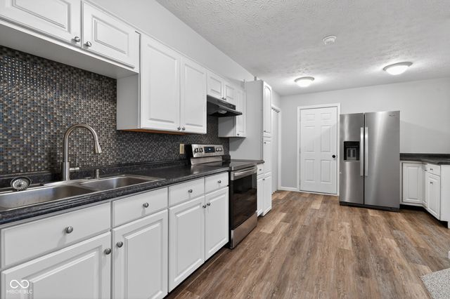 1260 Lincoln Drive, Noblesville, IN 46060