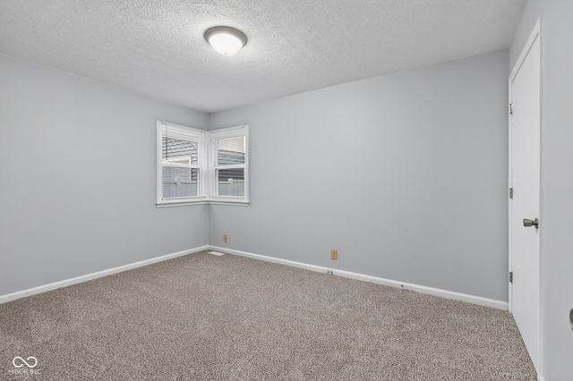 1260 Lincoln Drive, Noblesville, IN 46060