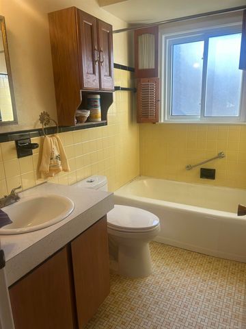 29824 Manhattan Street, St Clair Shores, MI 48082