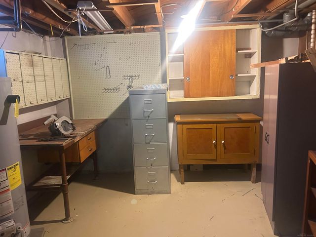 29824 Manhattan Street, St Clair Shores, MI 48082