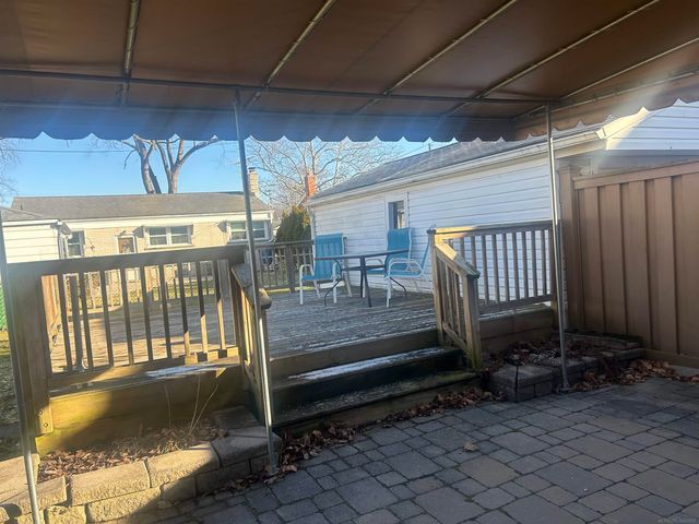 29824 Manhattan Street, St Clair Shores, MI 48082