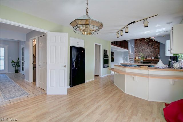 17639 Lexington Lane, Strongsville, OH 44136