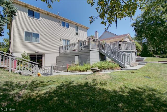 17639 Lexington Lane, Strongsville, OH 44136