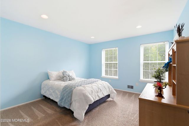 3 Arrowshead Circle, Jackson, NJ 08527