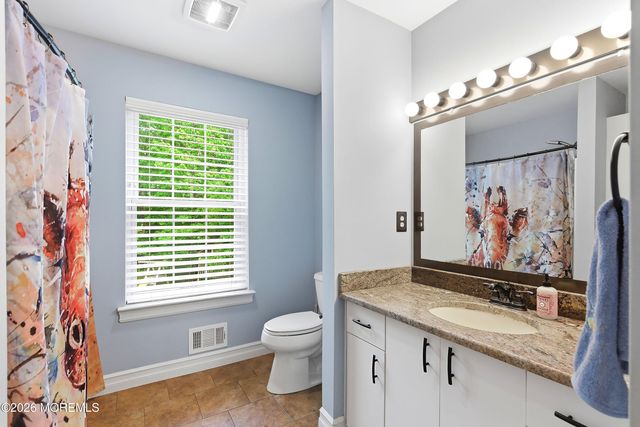 3 Arrowshead Circle, Jackson, NJ 08527