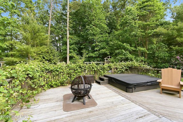 3 Arrowshead Circle, Jackson, NJ 08527