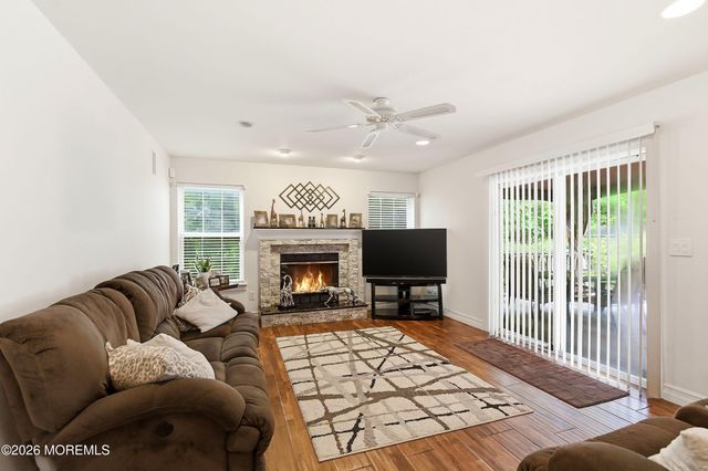 3 Arrowshead Circle, Jackson, NJ 08527