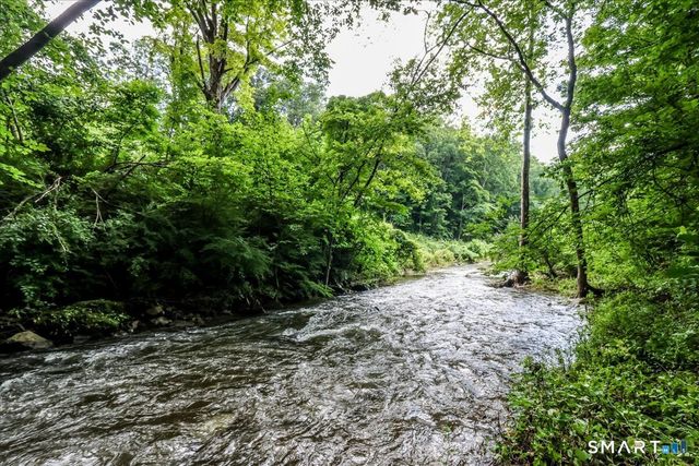 36 Paper Mill Road, New Milford, CT 06776