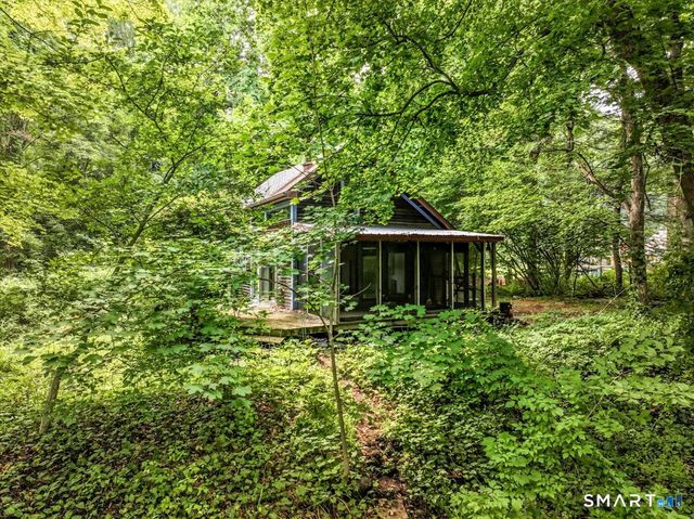 36 Paper Mill Road, New Milford, CT 06776