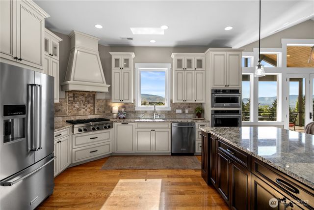 850 Autumn Crest Drive, Wenatchee, WA 98801