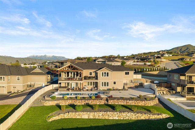 850 Autumn Crest Drive, Wenatchee, WA 98801