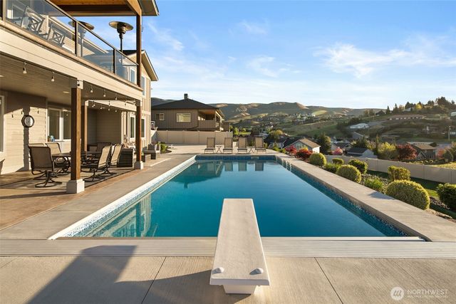 850 Autumn Crest Drive, Wenatchee, WA 98801