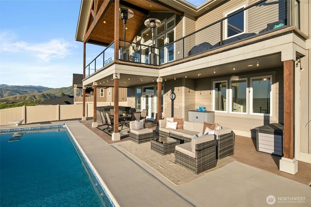 850 Autumn Crest Drive, Wenatchee, WA 98801