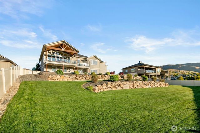 850 Autumn Crest Drive, Wenatchee, WA 98801