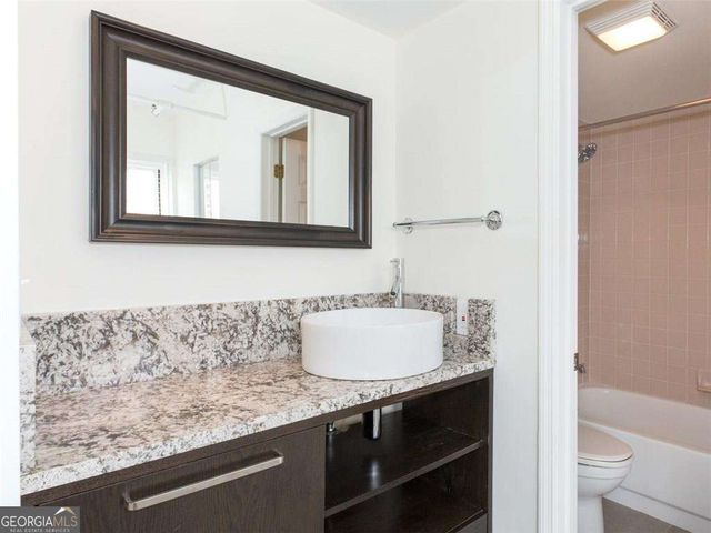 199 14TH Street NE 205, Atlanta, GA 30309