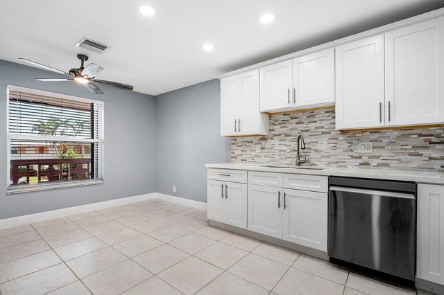 1740 NW 19th Terrace 204, Delray Beach, FL 33445