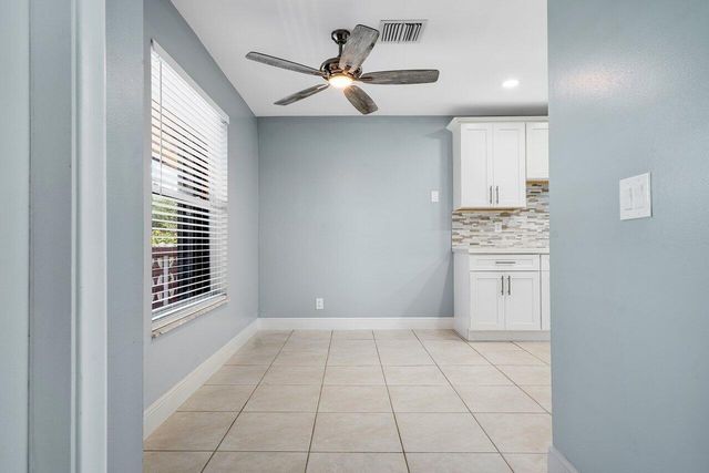 1740 NW 19th Terrace 204, Delray Beach, FL 33445